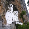 Черногория. Острожский монастырь. Третья христианская святыня в мире